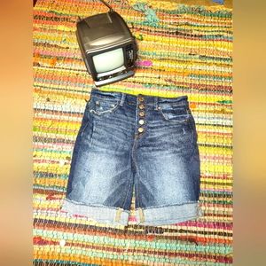 High Rise Button Front Dark Washed Mid Leg Cut Off Denim Shorts. 🌈